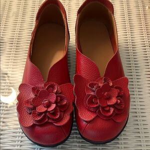 All leather flat shoes